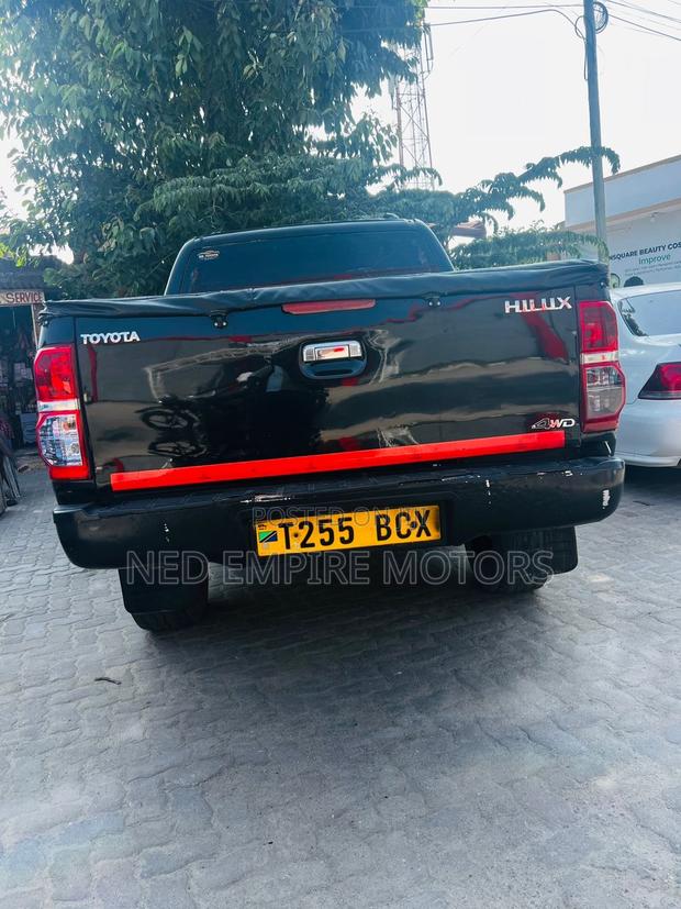 Toyota Hilux 2.5 Cab 2005 Black