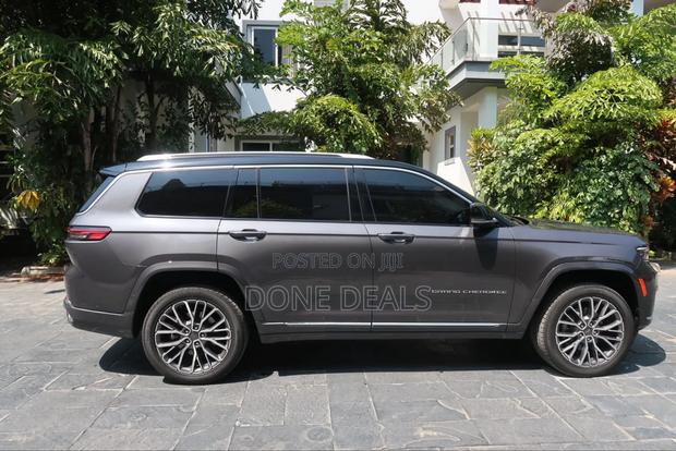 Jeep Grand Cherokee 2023 Gray