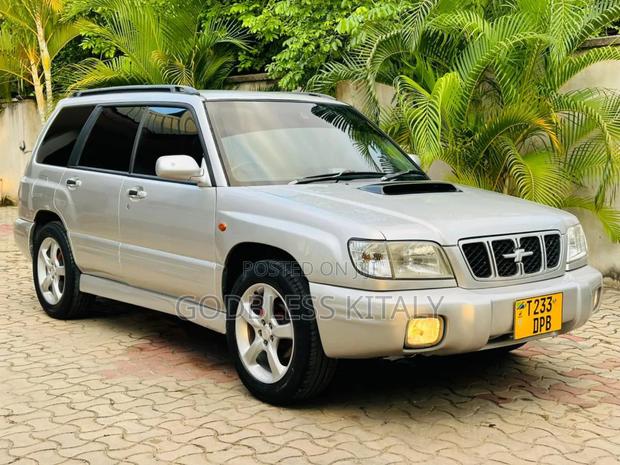 Subaru Forester Automatic 2001 Silver