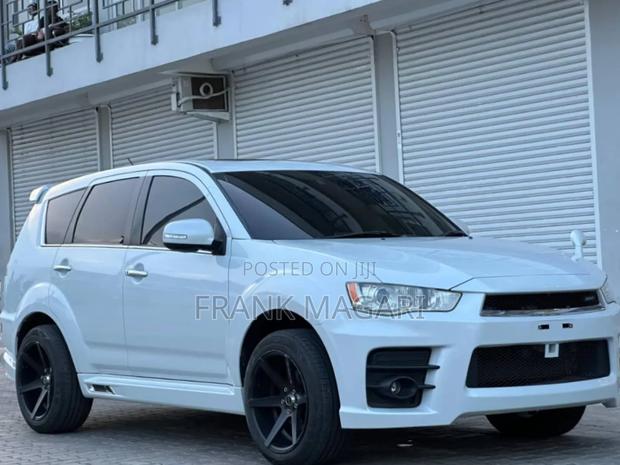 Mitsubishi Outlander 2011 White