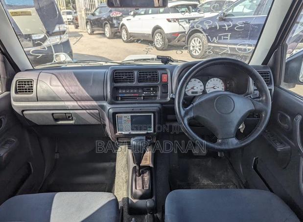 Suzuki Jimny 2000 White