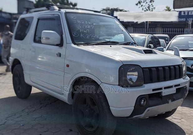 Suzuki Jimny 2000 White