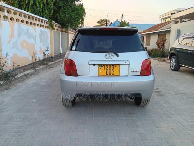 Toyota IST 2005 Silver