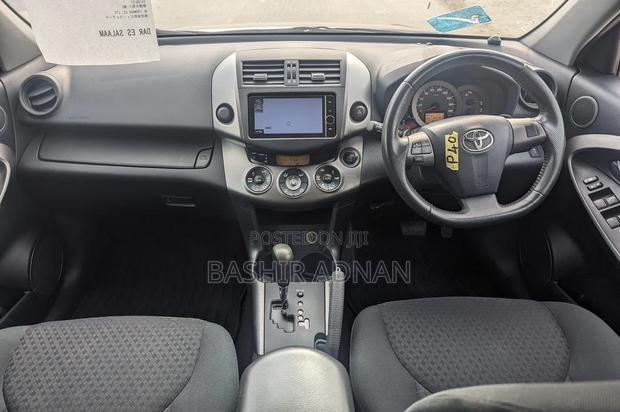Toyota Vanguard 2010 Black