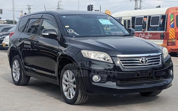 Toyota Vanguard 2010 Black