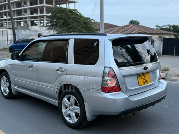 Subaru Forester 2004 Silver