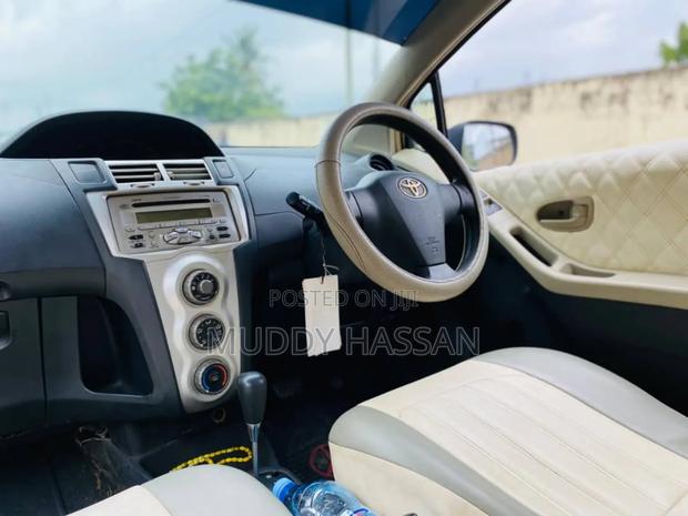 Toyota Vitz 2008 Pink