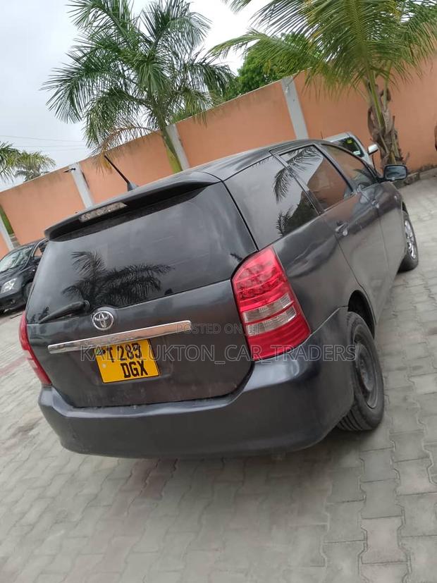 Toyota Wish 2005 Gray