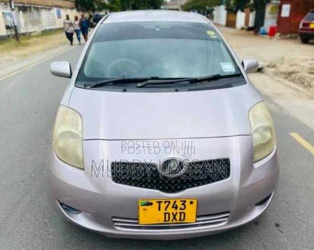 Toyota Vitz 2008 Pink
