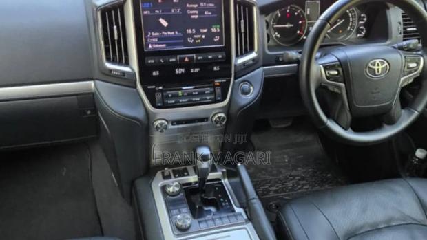 Toyota Land Cruiser 2019 White