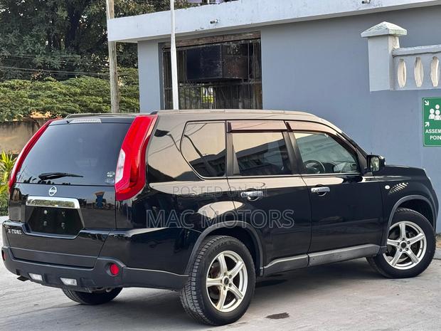 Nissan X-Trail 2012 Black