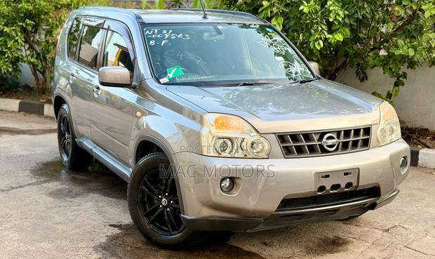 Nissan X-Trail 2010 Silver