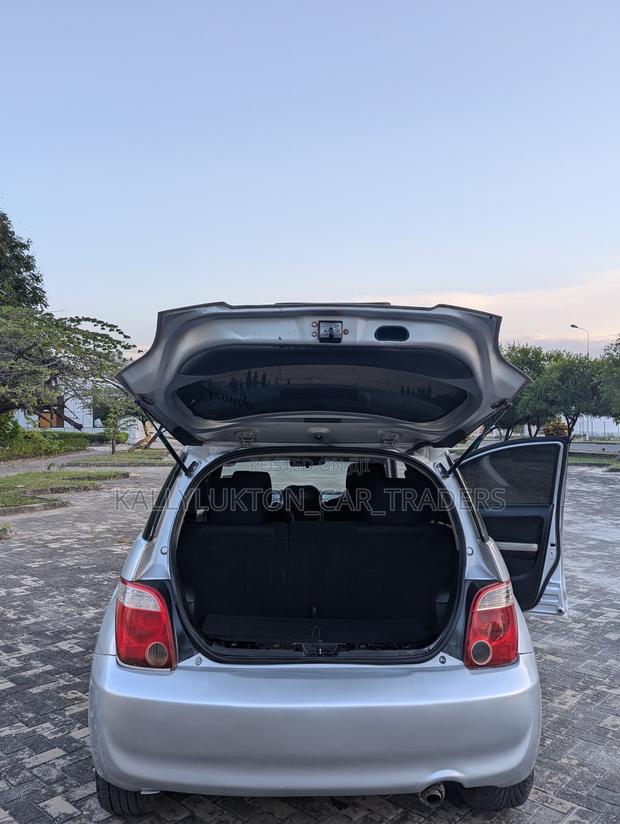 Toyota IST 2007 Silver