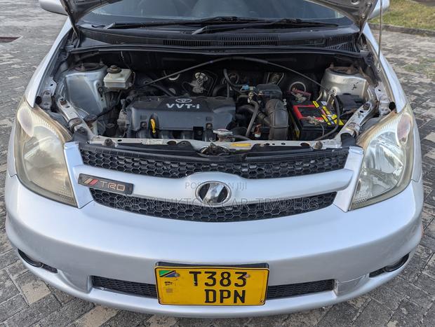 Toyota IST 2007 Silver