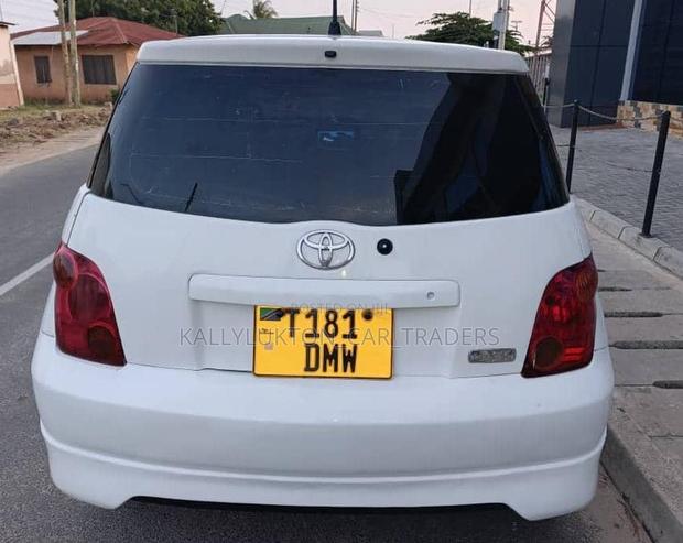 Toyota IST 2005 White