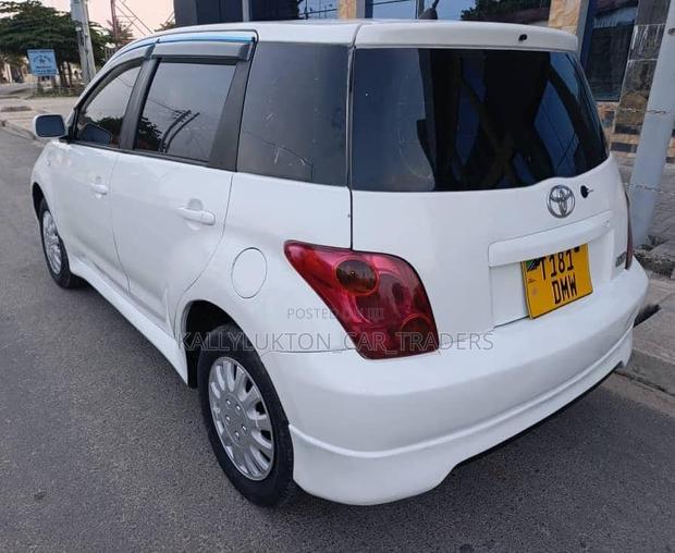 Toyota IST 2005 White