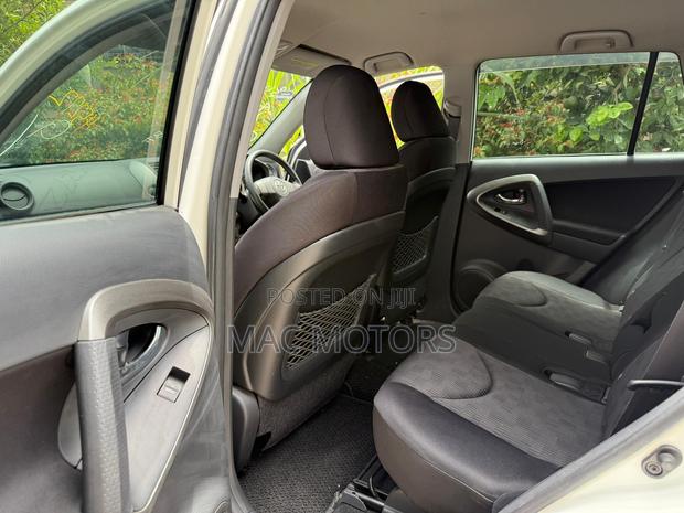 Toyota RAV4 2009 White