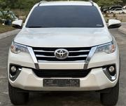 Toyota Fortuner 2.4 D RWD 2018 White for sale