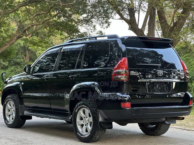 Toyota Land Cruiser Prado 2004 Black