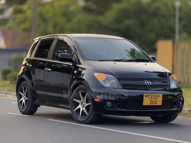 Toyota IST 2004 Black