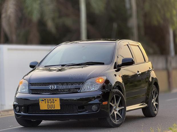 Toyota IST 2004 Black