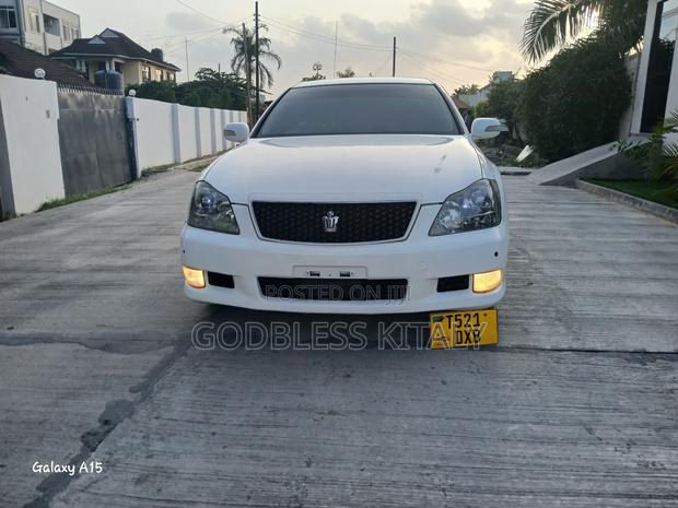 Toyota Crown 2007 White