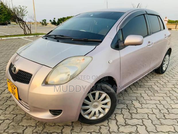 Toyota Vitz 2008 Silver