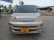Toyota Noah 2.0 FWD (8 Seater) 2005 Gold for sale