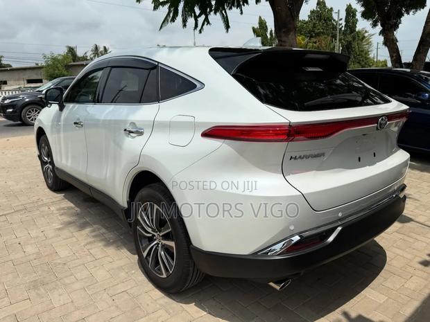 Toyota Harrier 2023 White