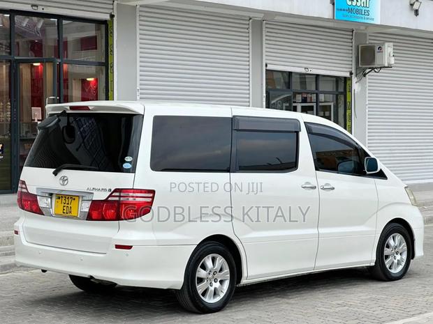 Toyota Alphard 2.4 Petrol AWD 2006 White