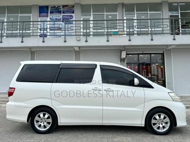 Toyota Alphard 2.4 Petrol AWD 2006 White