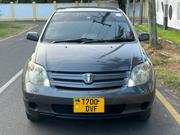 Toyota IST 2005 Gray for sale