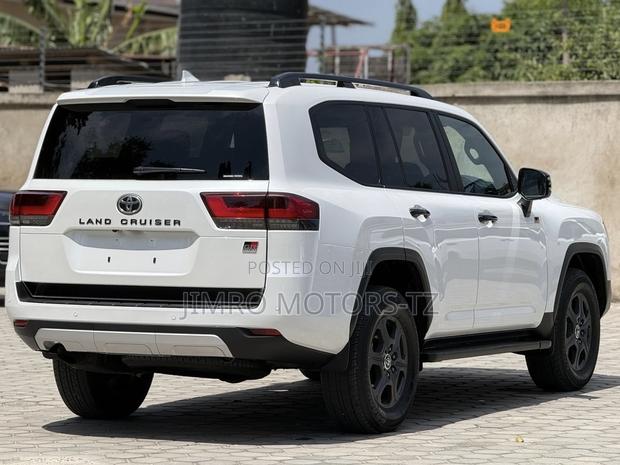 New Toyota Land Cruiser Prado 2023 White