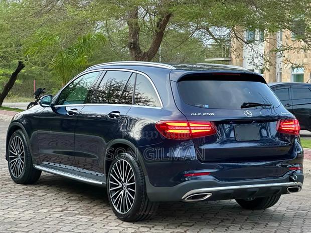 Mercedes-Benz GLC-Class 2016 Blue