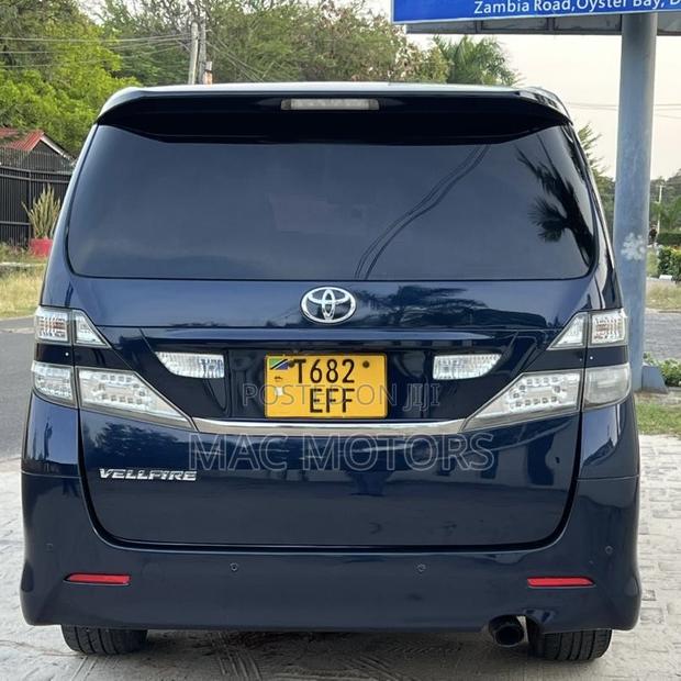 Toyota Vellfire 2009 Blue