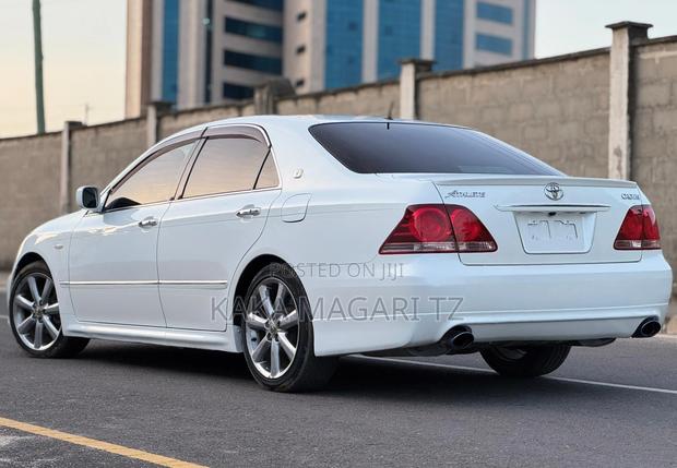 Toyota Crown 2006 Pearl