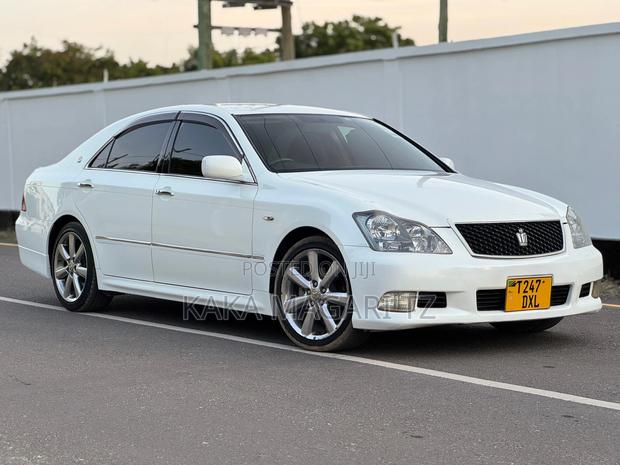 Toyota Crown 2006 Pearl