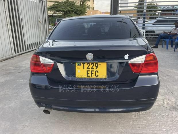 BMW 3 Series 320i RWD 2007 Blue