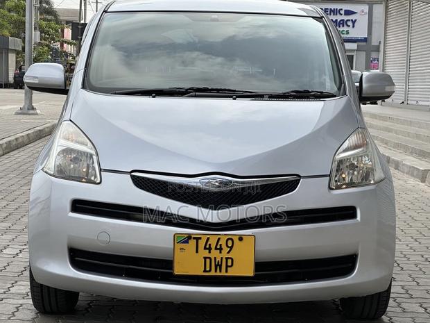 Toyota Ractis 2006 Silver
