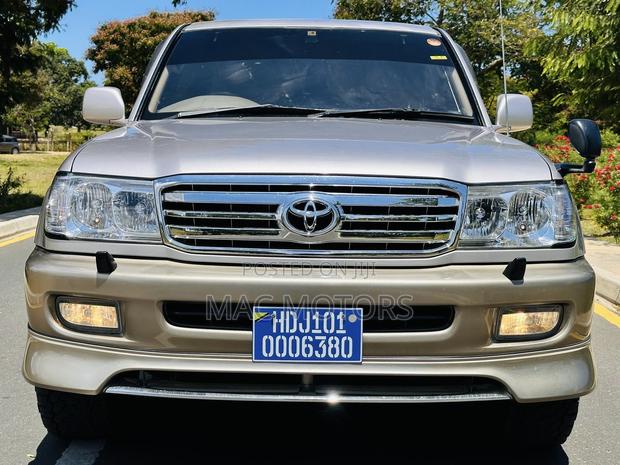 Toyota Land Cruiser 2000 Beige