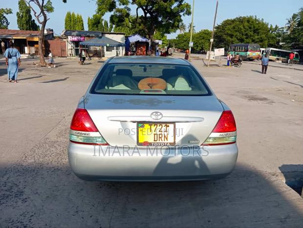 Toyota Mark II 2004 Silver
