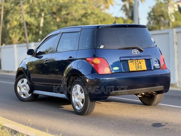 Toyota IST 2004 Blue