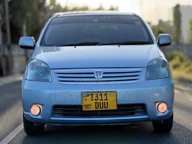 Toyota Raum 2006 Blue