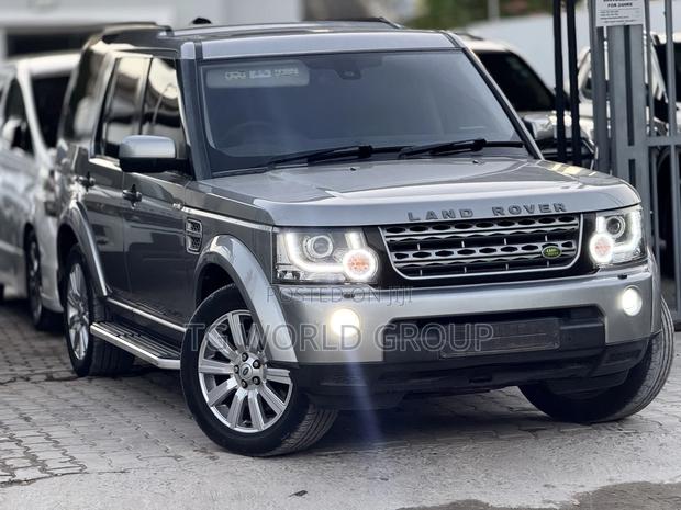 Land Rover Discovery 2015 Gold