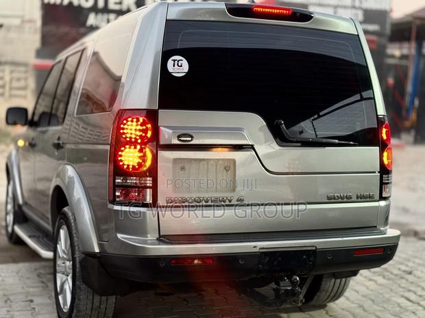 Land Rover Discovery 2015 Gold