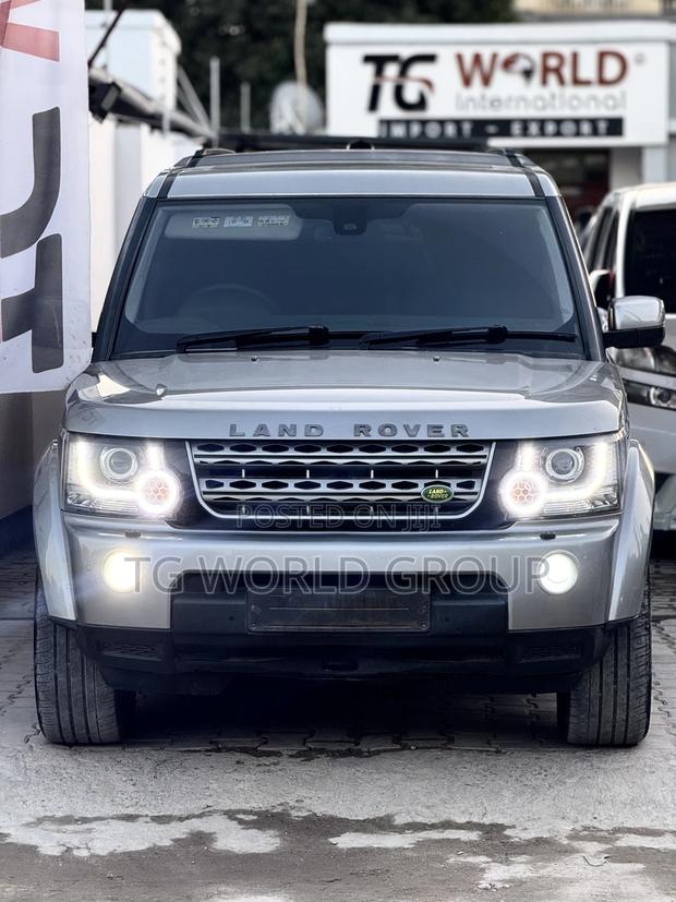 Land Rover Discovery 2015 Gold