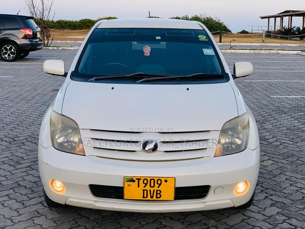 Toyota IST 2005 White