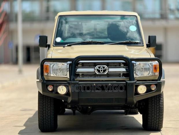 Toyota Land Cruiser 2023 Beige