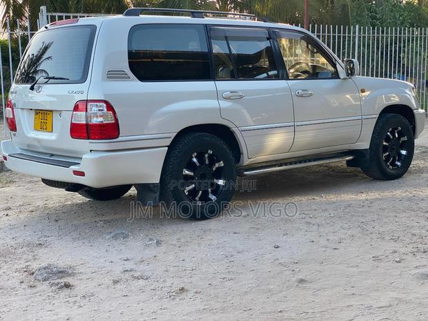 Lexus LX 470 1999 Pearl