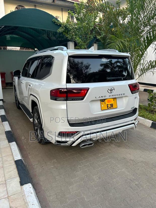 Toyota Land Cruiser 3.3 Diesel 4WD 2022 White